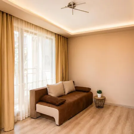 Cozy Flats Nearby Center Free Park Area * Warna