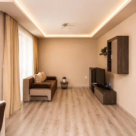 Cozy Flats Nearby Center Free Park Area Apartment